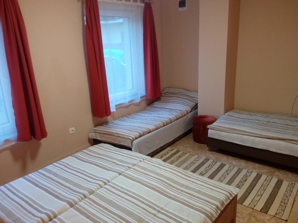 Hajdúszoboszló Eva Vendeghaz Guesthouse מראה חיצוני תמונה