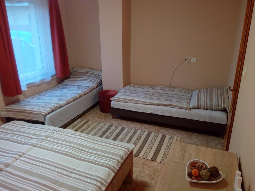 Hajdúszoboszló Eva Vendeghaz Guesthouse מראה חיצוני תמונה