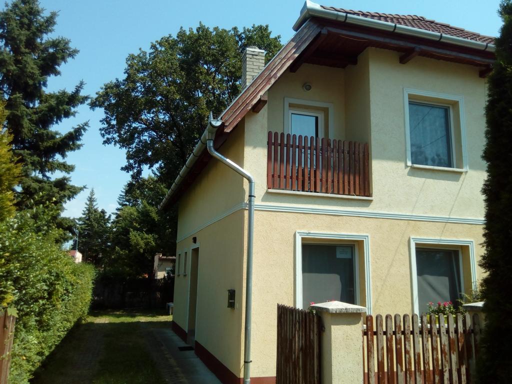 Hajdúszoboszló Eva Vendeghaz Guesthouse מראה חיצוני תמונה