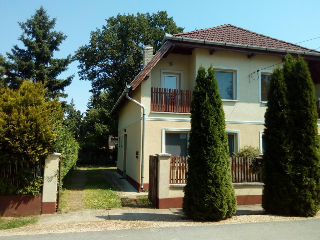 Hajdúszoboszló Eva Vendeghaz Guesthouse מראה חיצוני תמונה